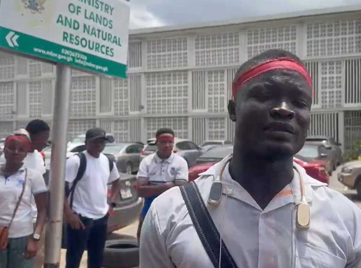 School of Hygiene graduates protest prolonged six-year delay in postings